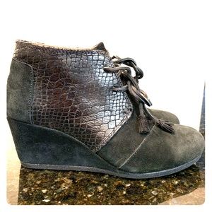TOMS Kala Bootie Women's Oxford suede and snake